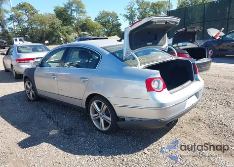 2010 Volkswagen Passat Komfort z USA, uszkodzony, nr VIN WVWJM9AN4AP042509